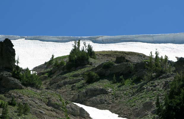 A late season cornice on Little Round Top ridge