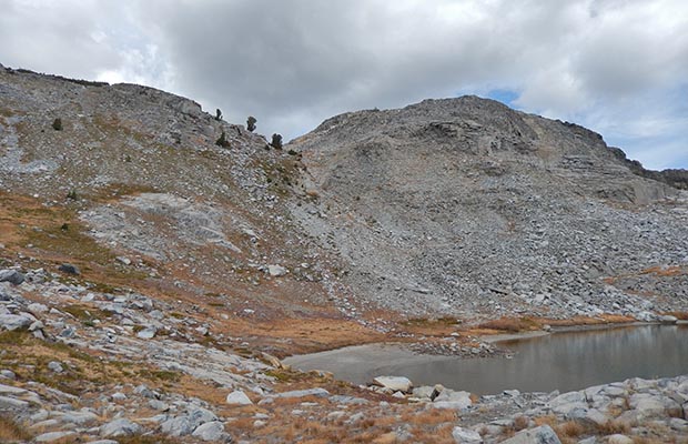 The southern side of Whitebark Pass which drops down to the Nydiver Lakes