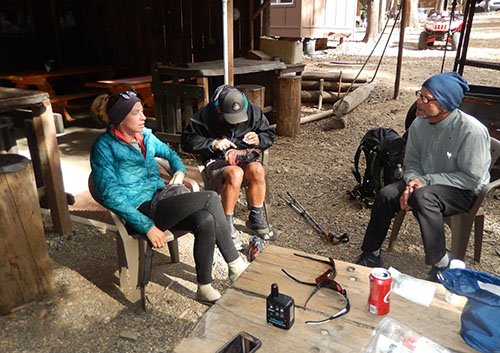 Randy talking with PCT thru-hikers: Sour Straw & Pinata.