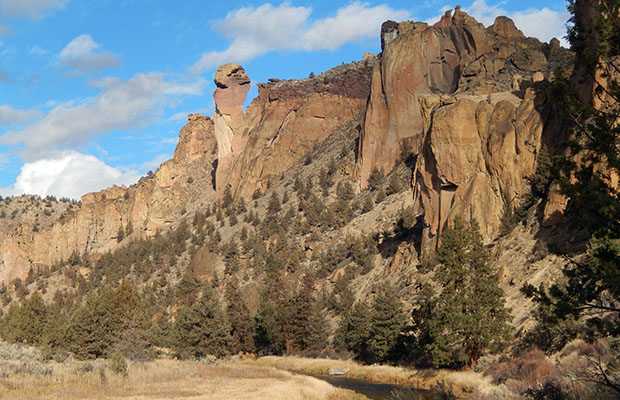 Monkey Face Rock in the Smith Rock State Park -Oregon
