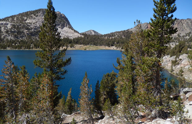 Homeward bound on the JMT around Virginia Lake